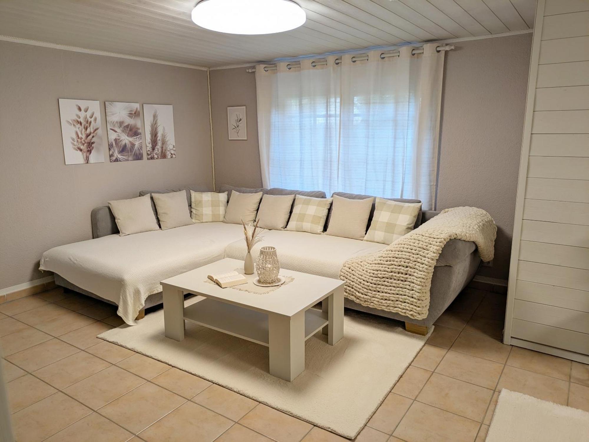 Ferienwohnung Bluetenzauber In Idyllischer Lage Naehe Bodensee Hilzingen Extérieur photo